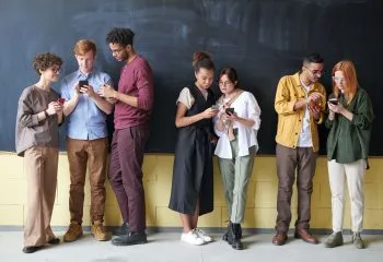 Désinformation médicale : comment reconnaître une vraie information santé ? Focus sur les fake news chez les jeunes